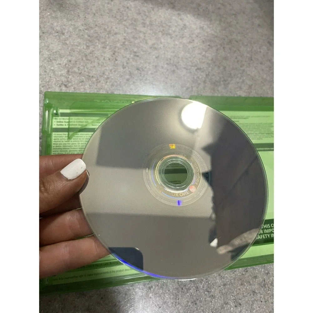 Madden NFL 17 (Standard‎ Edition) - Microsoft Xbox One game Complete
